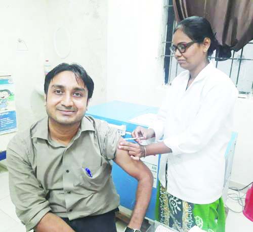 8 लाख लोगों को प्रिकॉशन डोज देने के लक्ष्य के साथ शुरू हुआ टीकाकरण