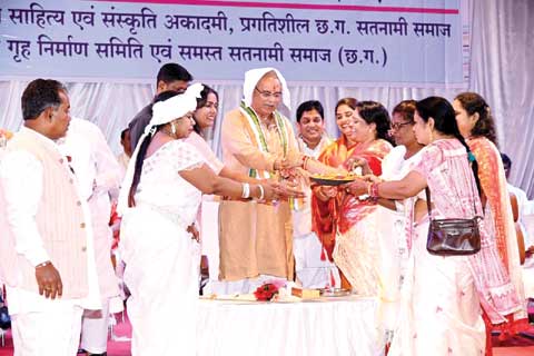 अपृश्यता निवारण कानून बनाने में मिनीमाता का विशेष योगदान रहा- सीएम बघेल अपृश्यता निवारण कानून बनाने में मिनीमाता का विशेष योगदान रहा- सीएम बघेल