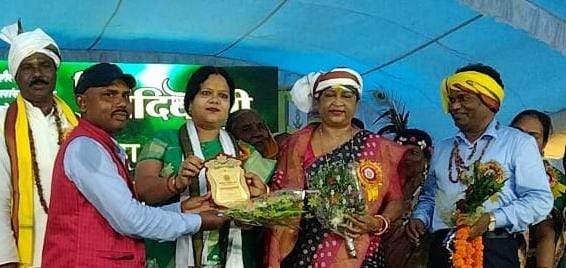 उत्कृष्ट कार्यों के लिए सुरेन्द्र का सम्मान