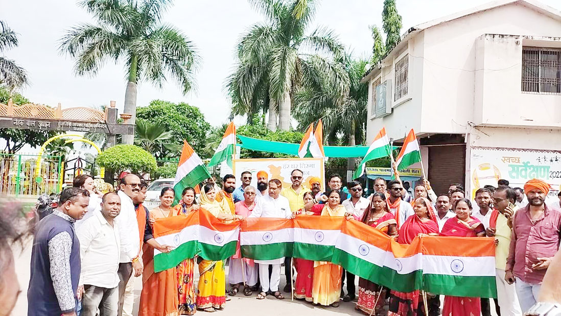 भाजपाइयों ने तिरंगा बाइक रैली निकाली भाजपाइयों ने तिरंगा बाइक रैली निकाली