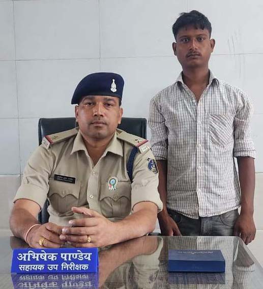 गांजा के साथ युवक गिरफ्तार गांजा के साथ युवक गिरफ्तार