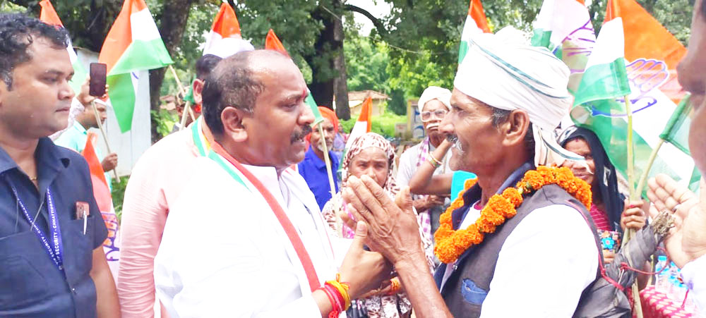 कांग्रेस ने निकाली आजादी की गौरव यात्रा