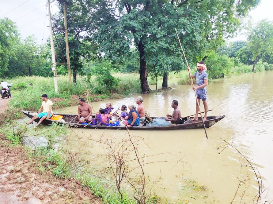 बारिश ने बरपाया कहर, कई गांव डूबे