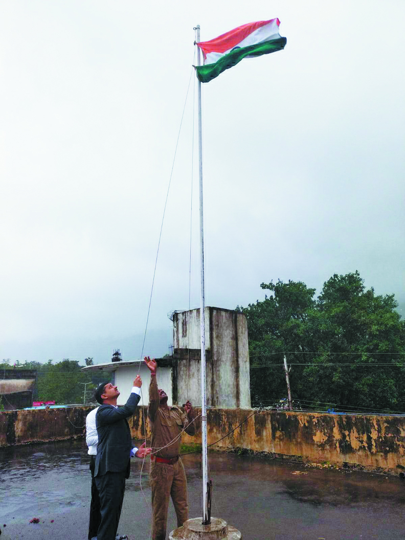 व्यवहार न्यायालय में मनाया स्वतंत्रता दिवस