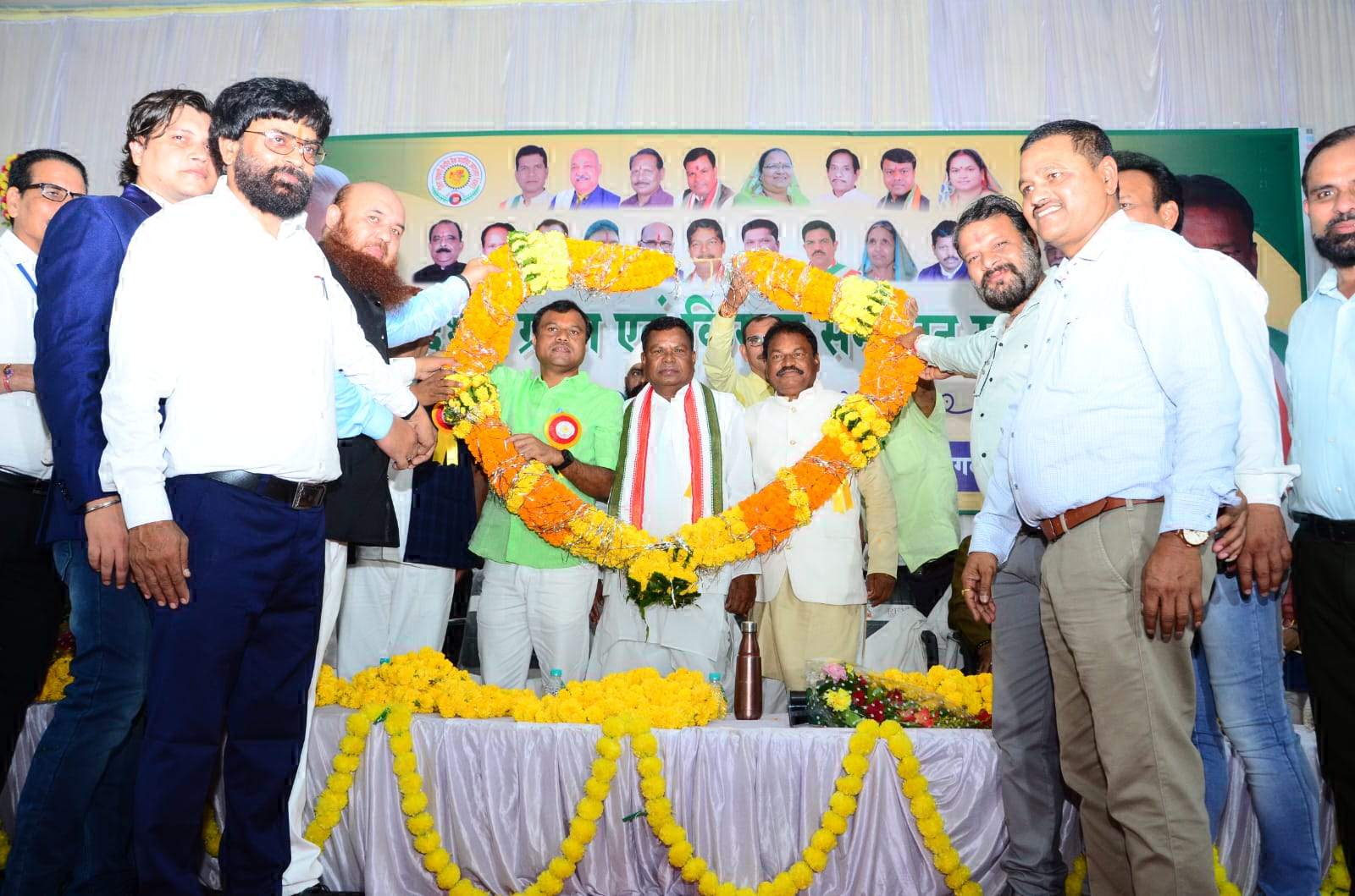 शंकर ध्रुवा ने जिला केंद्रीय सहकारी बैंक संभाला, ली शपथ