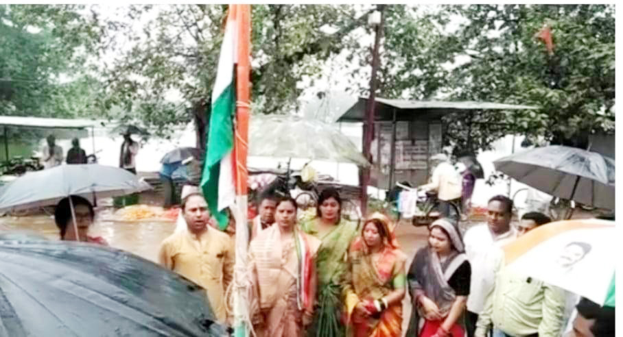 हर्षोल्लास के साथ मना स्वतंत्रता दिवस हर्षोल्लास के साथ मना स्वतंत्रता दिवस