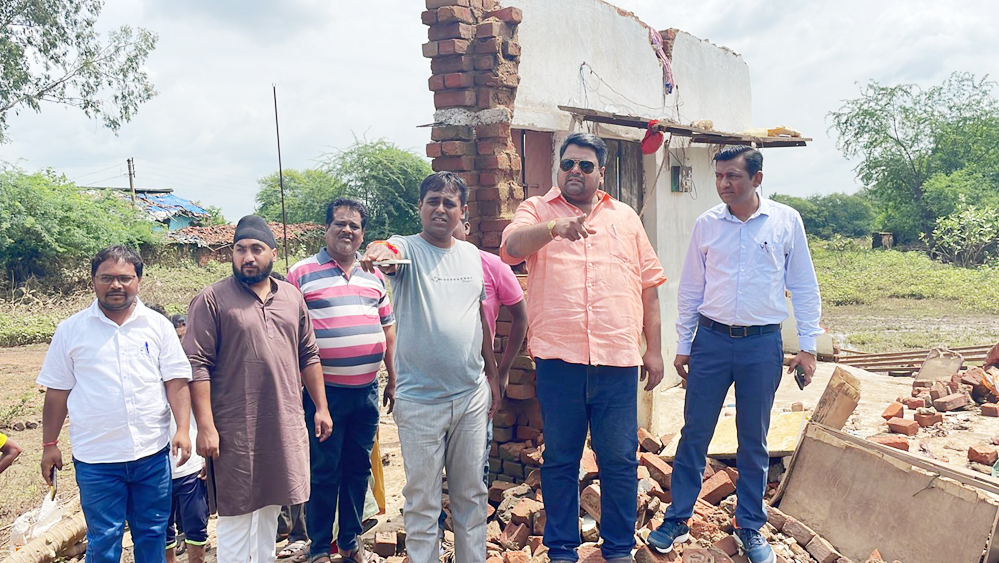 युवा आयोग अध्यक्ष मुदलियार ने किया बाढ़ प्रभावित इलाकों का दौरा युवा आयोग अध्यक्ष मुदलियार ने किया बाढ़ प्रभावित इलाकों का दौरा