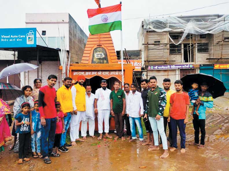 धूमधाम से मना स्वतंत्रता दिवस धूमधाम से मना स्वतंत्रता दिवस