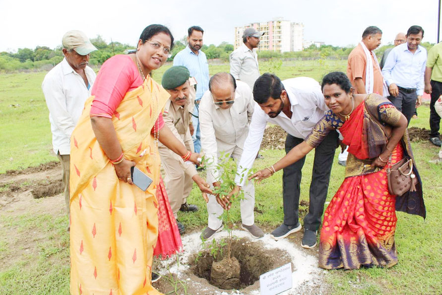 कौरिनभांठा में कृष्ण कुंज का लोकार्पण