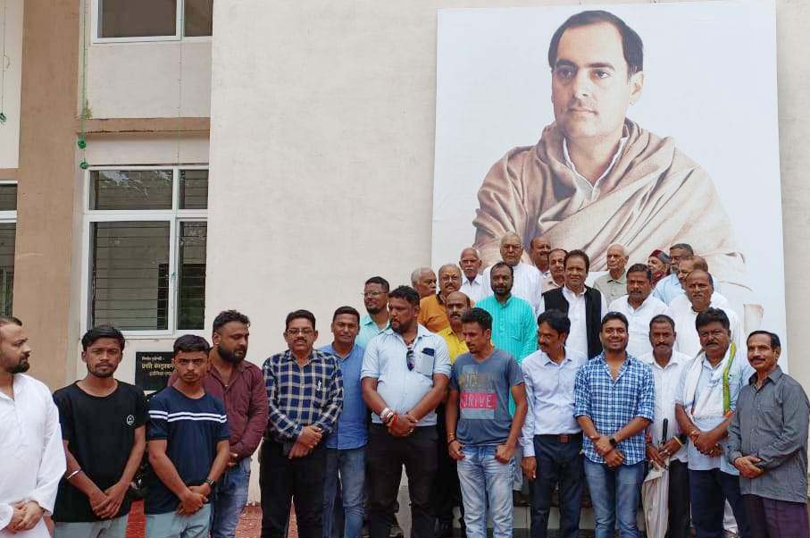 जयंती पर राजीव को किया याद