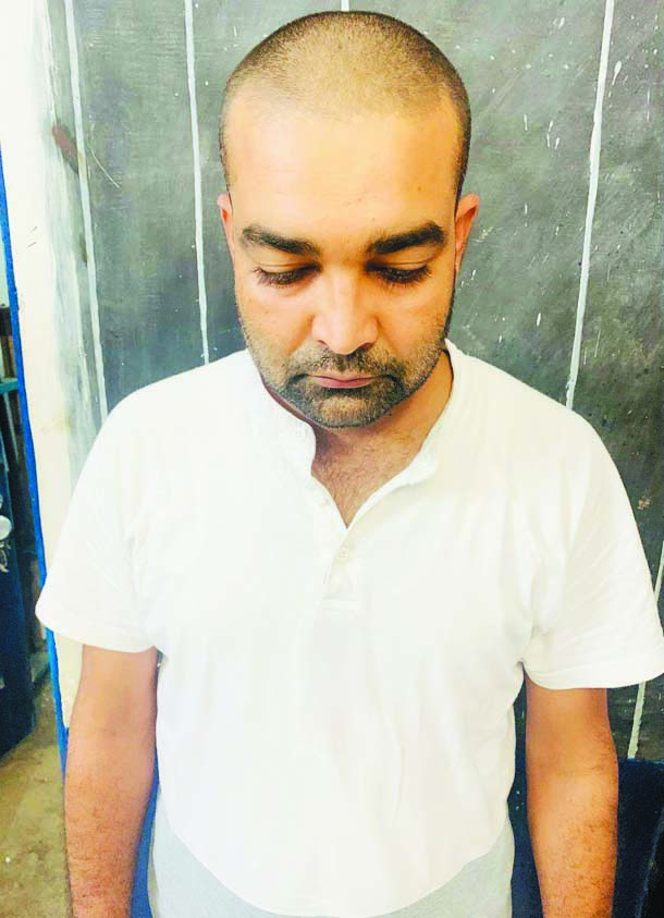 मोनिका शुक्ला आत्महत्या मामले में पति गिरफ्तार, सास और पड़ोसन की तलाश मोनिका शुक्ला आत्महत्या मामले में पति गिरफ्तार, सास और पड़ोसन की तलाश