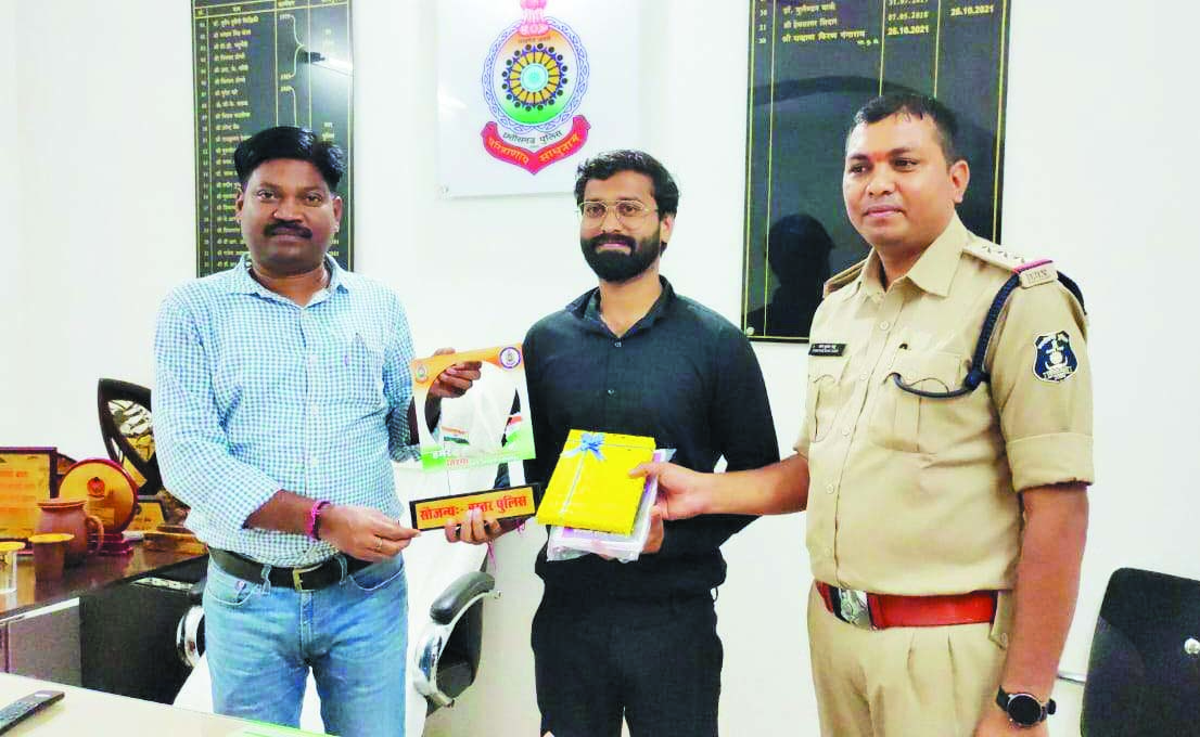 अमृत महोत्सव पर सेल्फी जोन में खिंचाए  3 सर्वश्रेष्ठ फोटोग्राफ का चयन, पुरस्कृत