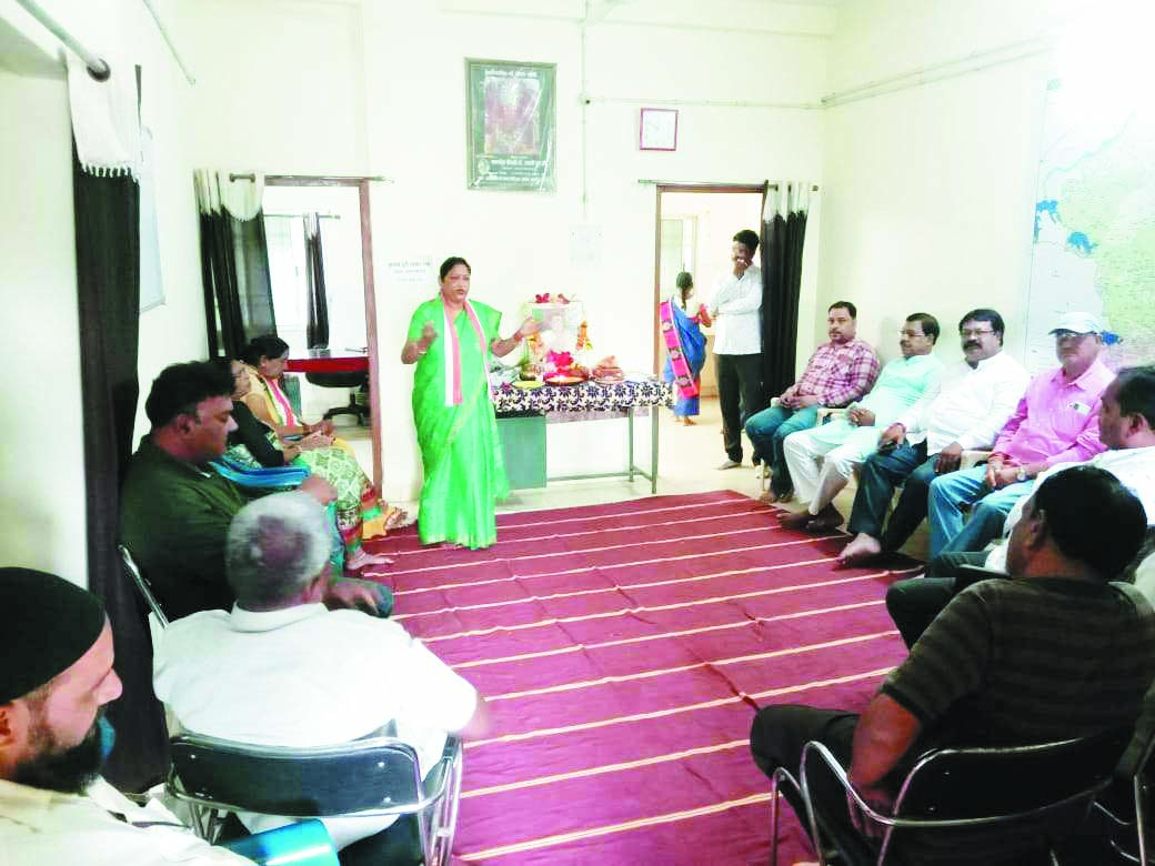 कांग्रेसियों ने राजीव को किया नमन 