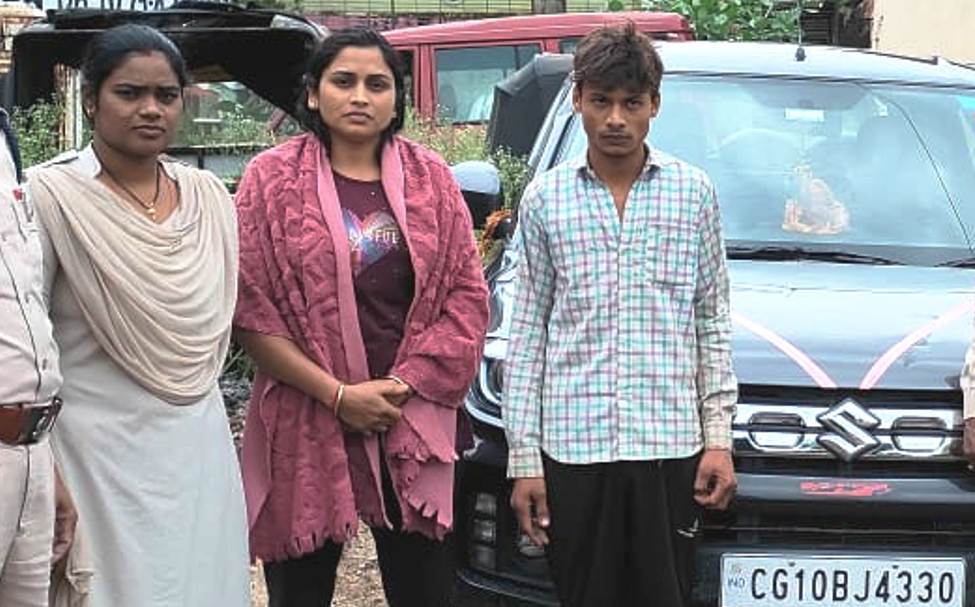 कार छुड़ाने पुलिस को दिखाया रौब, छत्तीसगढ़ी एक्ट्रेस लूट मामले में गिरफ्तार