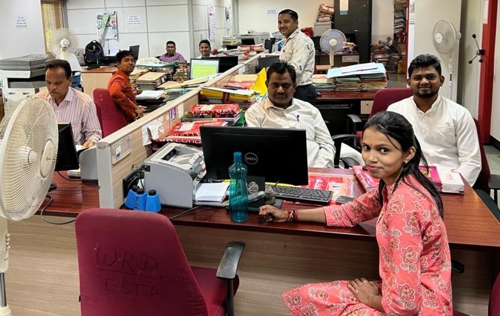  बेमियादी हड़ताल के पहले दिन, पिछली बार की तरह दफ्तर सूने नहीं दिखे