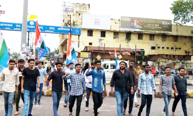 यात्री ट्रेनों की लेट लतीफी व केंसिल होनें से आमजन हलाकान