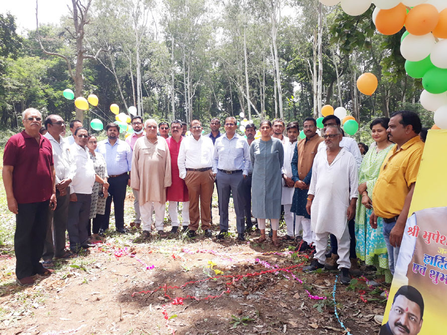 सरगुजा में भी हर्षोल्लास से मना सीएम का जन्मदिन, पौधारोपण समेत कई आयोजन