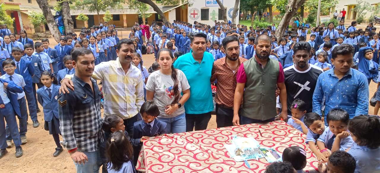 आत्मानन्द स्कूल में हर्षोल्लास के साथ मनाया मुख्यमंत्री का जन्मदिन आत्मानन्द स्कूल में हर्षोल्लास के साथ मनाया मुख्यमंत्री का जन्मदिन