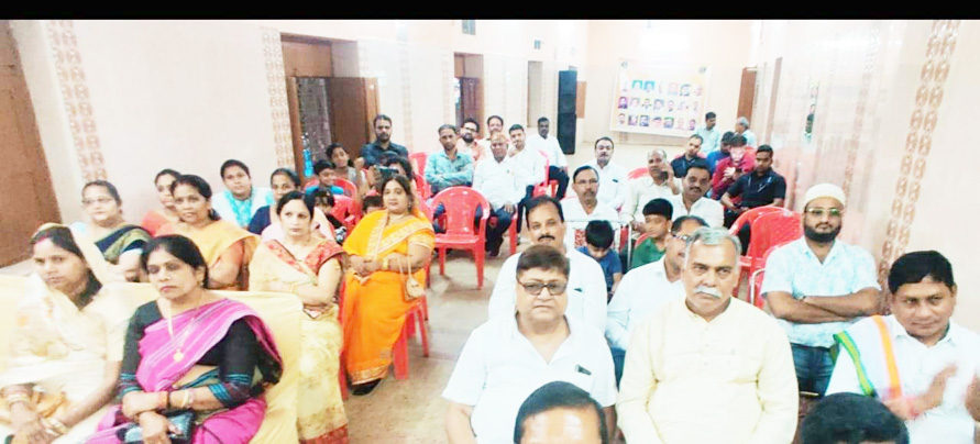 लायंस क्लब गोल्ड के कैजार अली व पदाधिकारियों ने ली शपथ