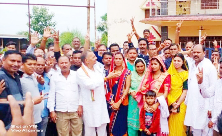 अविश्वास से अध्यक्ष अंजना ने 20 माह बाद गंवाईं कुर्सी अविश्वास से अध्यक्ष अंजना ने 20 माह बाद गंवाईं कुर्सी