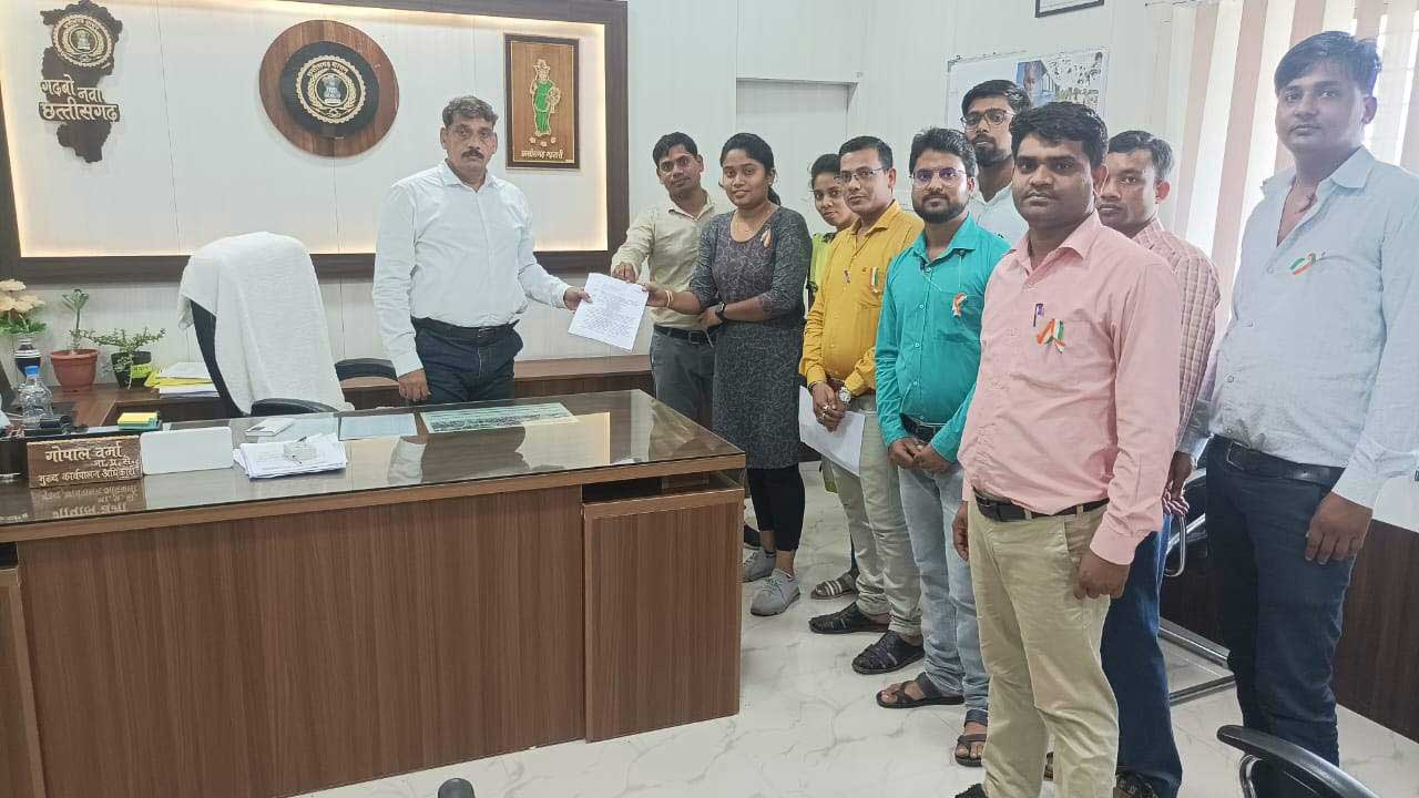 संविदाकर्मियों का सत्याग्रह सप्ताह का समापन, आज एक दिनी हड़ताल और तिरंगा रैली संविदाकर्मियों का सत्याग्रह सप्ताह का समापन, आज एक दिनी हड़ताल और तिरंगा रैली