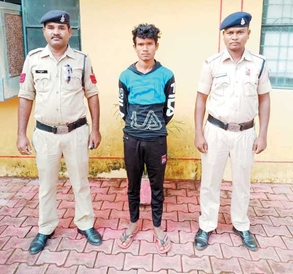 छेड़छाड़, युवक गिरफ्तार छेड़छाड़, युवक गिरफ्तार