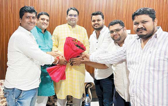 संसदीय सचिव के हस्तक्षेप के बाद निष्कासन रद्द