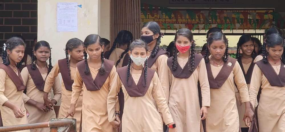 बेमुद्दत हड़ताल: कोण्डागांव के 814 स्कूलों में लगे ताले, तिमाही परीक्षा में कुछ ही दिन बाकी बेमुद्दत हड़ताल: कोण्डागांव के 814 स्कूलों में लगे ताले, तिमाही परीक्षा में कुछ ही दिन बाकी