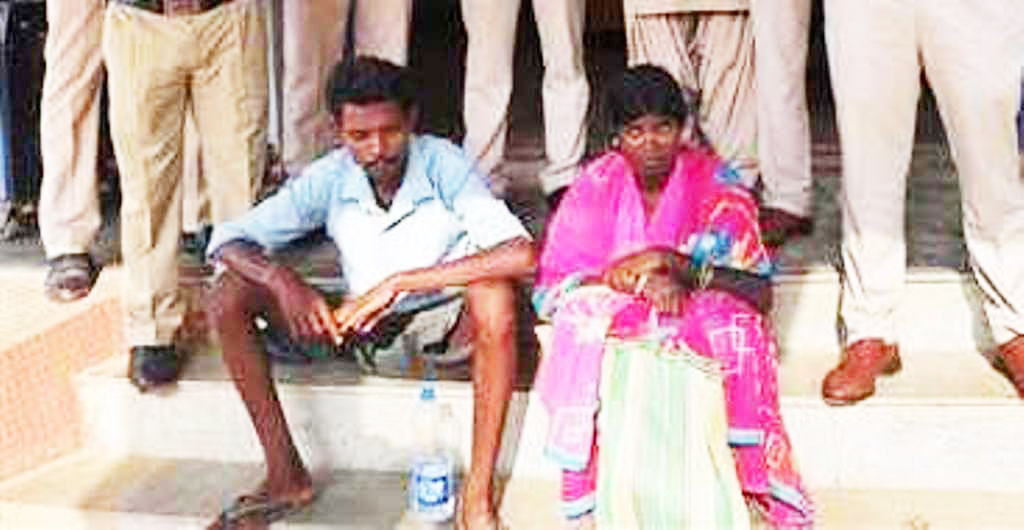  बेटी की हत्या कर शव पेड़ से लटकाया, पिता और सौतेली मां डेढ़ माह बाद गिरफ्तार