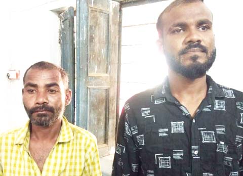 चांदी का मुकुट पार करने वाले 2 आरोपी गिरफ्तार चांदी का मुकुट पार करने वाले 2 आरोपी गिरफ्तार