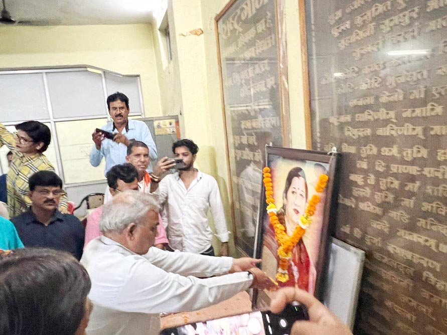 शिव प्रकाश समेत दिग्गजों ने दी शोभा को श्रद्धांजलि शिव प्रकाश समेत दिग्गजों ने दी शोभा को श्रद्धांजलि