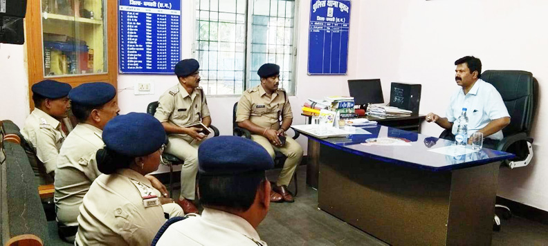 एसपी ने चेताया, थाना क्षेत्र में अवैध गतिविधियां मिलने पर प्रभारी पर होगी कार्रवाई