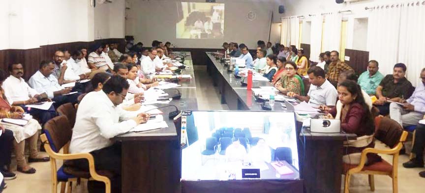 प्रत्येक सक्रिय गौठान में रोजाना खरीदे 2 क्विंटल गोबर