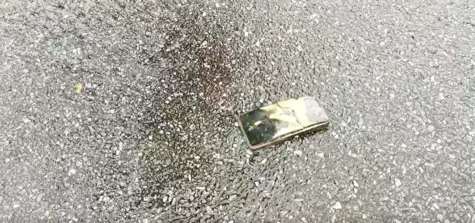 चलती कार में एमआई फोन फटा, बड़ा हादसा टला