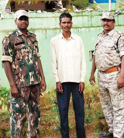 बलात्कार का आरोपी गिरफ्तार बलात्कार का आरोपी गिरफ्तार