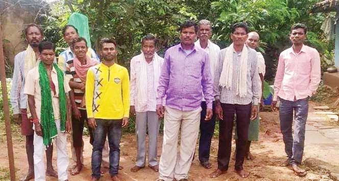 10 साल बाद धर्मांतरित दंपत्ति की घर वापसी, अंदकुरी गांडा समाज ने किया स्वागत 10 साल बाद धर्मांतरित दंपत्ति की घर वापसी, अंदकुरी गांडा समाज ने किया स्वागत