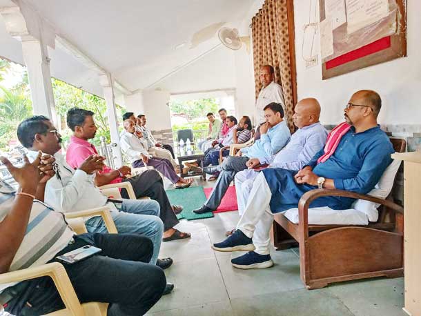 प्रार्थना सभा आयोजित प्रार्थना सभा आयोजित