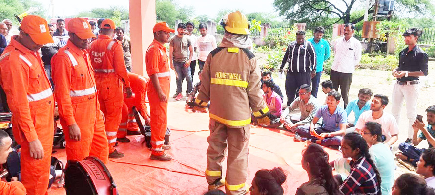आपदा से निपटने प्रथम चरण का प्रशिक्षण 25 तक आपदा से निपटने प्रथम चरण का प्रशिक्षण 25 तक