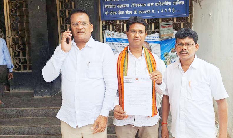 एनीकट ध्वस्त : दोषियों के खिलाफ गिरफ्तारी और किसानों को मुआवजा दिलाने की मांग एनीकट ध्वस्त : दोषियों के खिलाफ गिरफ्तारी और किसानों को मुआवजा दिलाने की मांग