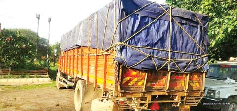 पौने पांच लाख का स्कैप बेचने जा रहा ड्राइवर ट्रक समेत गिरफ्तार, रिमांड पर जेल पौने पांच लाख का स्कैप बेचने जा रहा ड्राइवर ट्रक समेत गिरफ्तार, रिमांड पर जेल