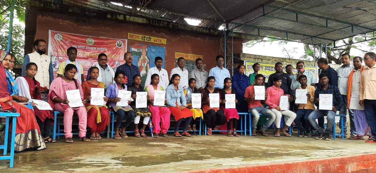 स्वयंसेवी शिक्षकों का सम्मान