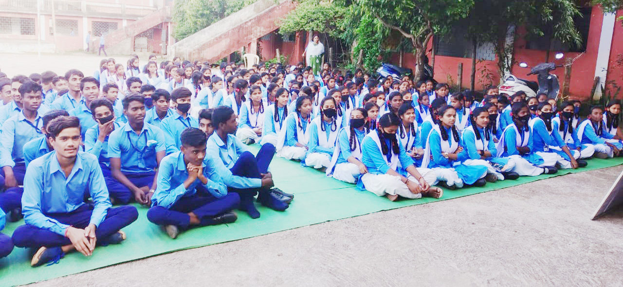 आत्मानंद स्कूल में हिन्दी दिवस मनाया गया आत्मानंद स्कूल में हिन्दी दिवस मनाया गया