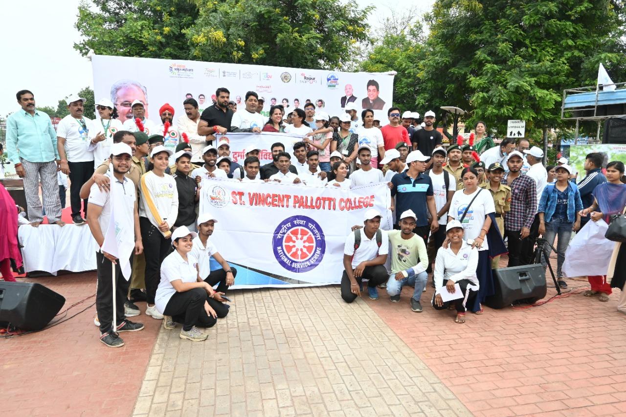 स्वच्छतम शहर की पहचान दिलाने जुटा रायपुर स्वच्छतम शहर की पहचान दिलाने जुटा रायपुर