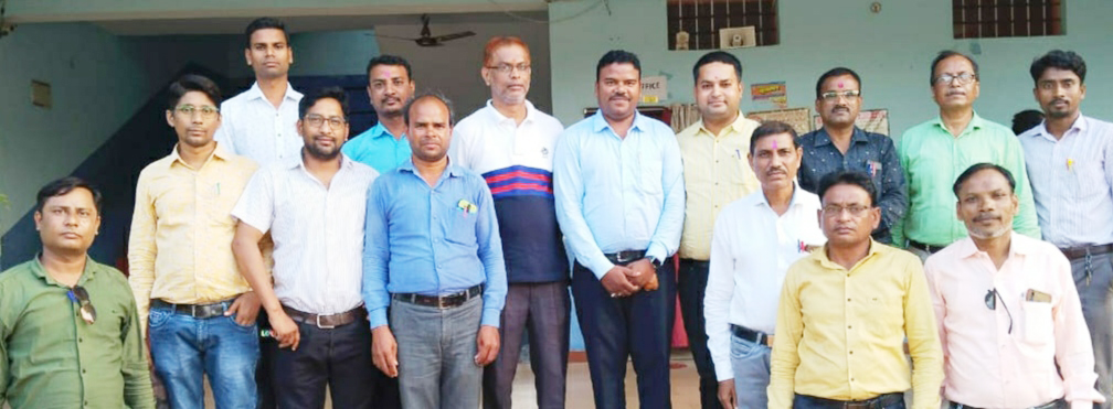 निजी स्कूल संचालकों ने शिक्षाधिकारी को बताई समस्या