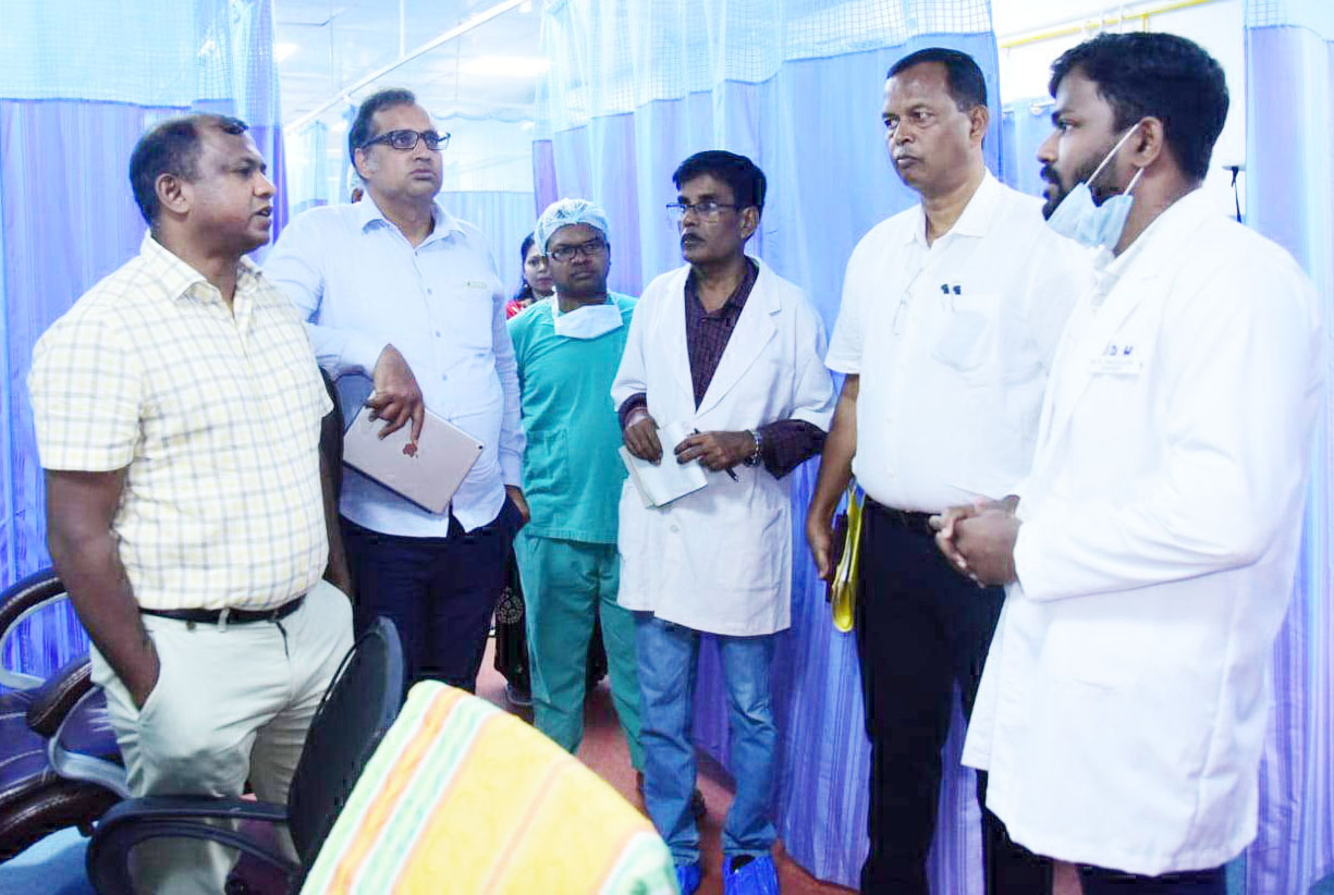 स्वास्थ्य सचिव ने जिला अस्पताल का किया निरीक्षण स्वास्थ्य सचिव ने जिला अस्पताल का किया निरीक्षण
