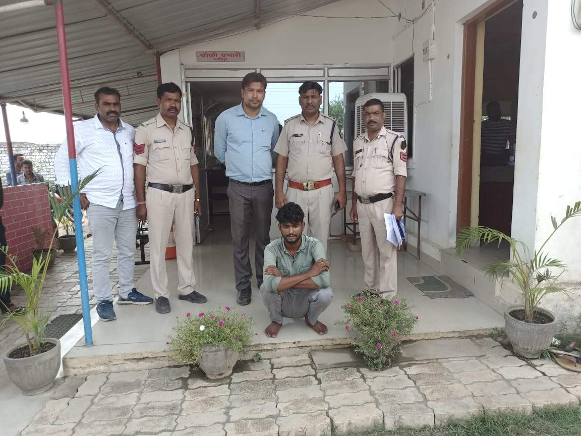 अश्लील वीडियो जोडक़र रुपये मांगने वाला मुम्बई से गिरफ्तार