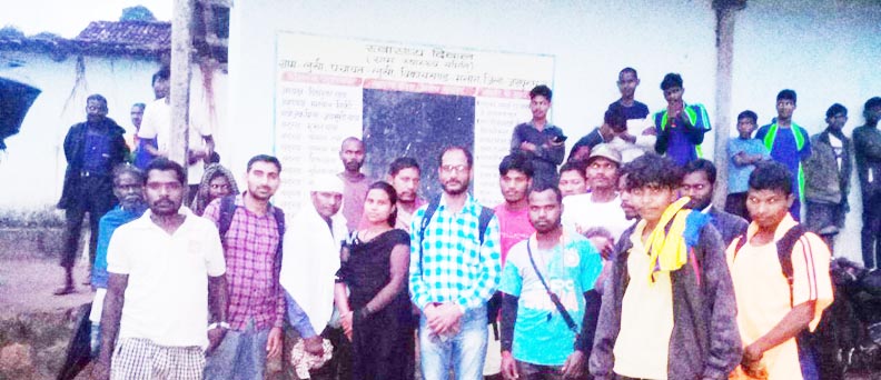 राजीव युवा मितान क्लब ग्राम पंचायत लुखी की अभिनव पहल, वैक्सीनेशन में लोगों जागरूक