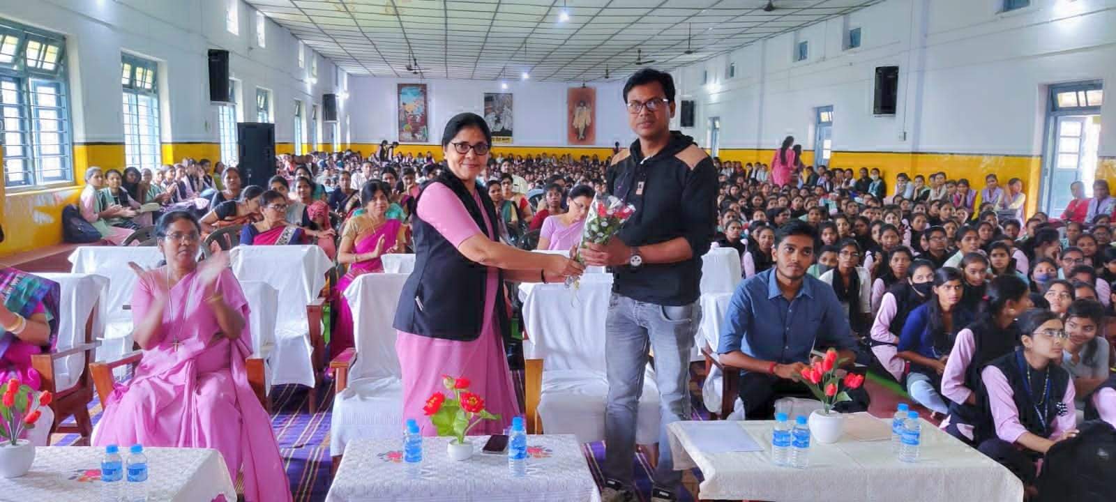 होलीक्रॉस वीमेंस कॉलेज में छह दिवसीय इंडक्शन कार्यक्रम का उद्घाटन