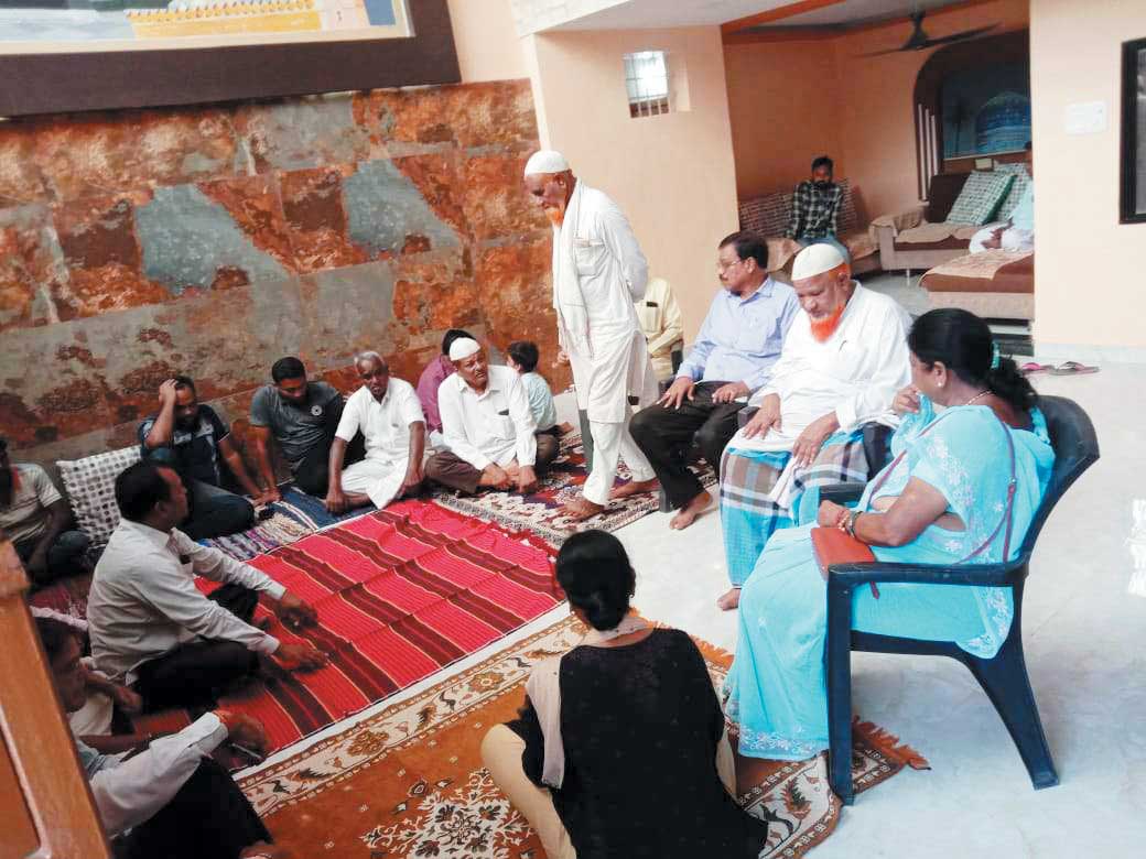 शोकाकुल परिवार से मिलने पहुंचीं विधायक