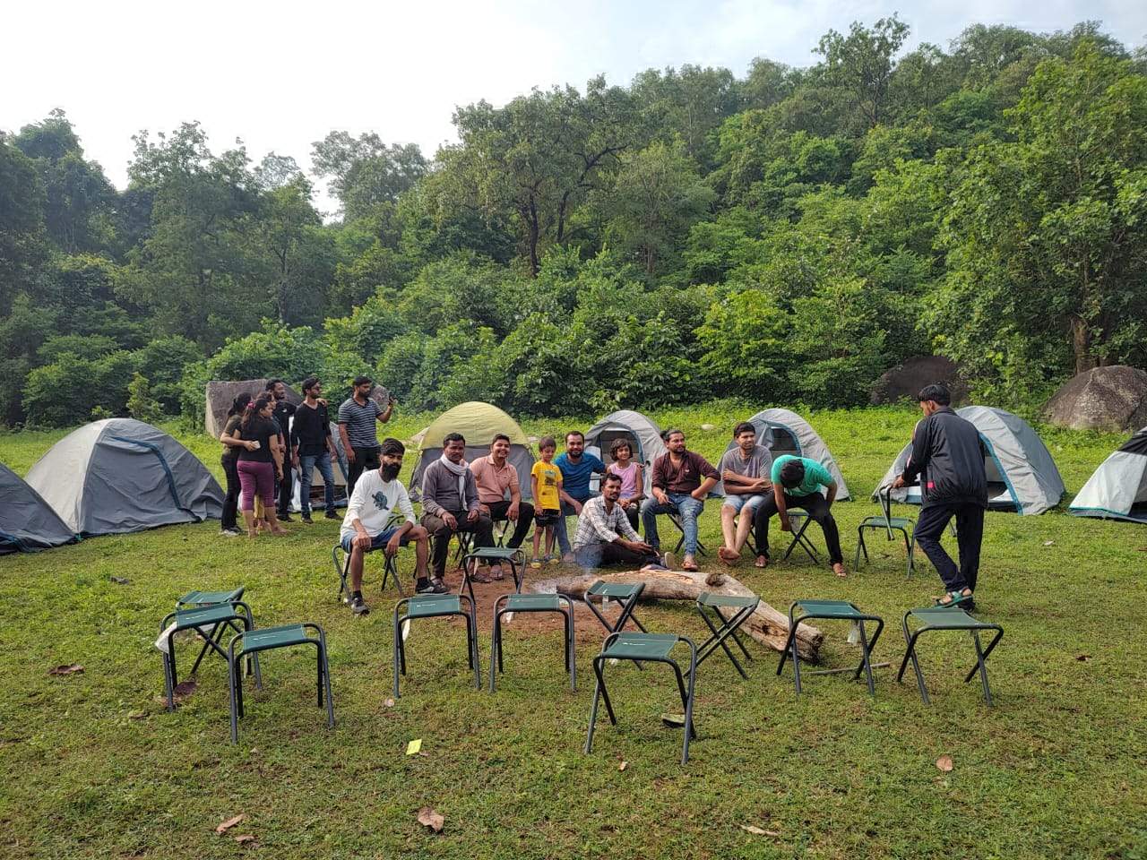 केशकाल के मारी क्षेत्र के होनहेड़ जलप्रपात में नाइट कैंपिंग केशकाल के मारी क्षेत्र के होनहेड़ जलप्रपात में नाइट कैंपिंग
